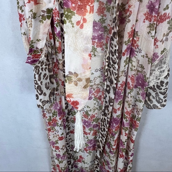 SzXL Valerie Stevens Leopard Floral Kimono - Picture 5 of 9